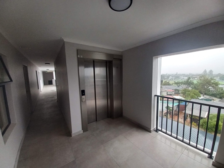 1 Bedroom Property for Sale in Table View Western Cape